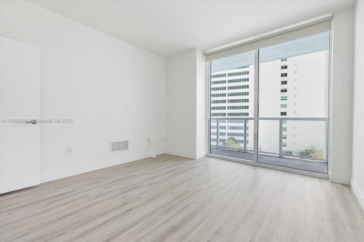 image Quantum On The Bay Condo19