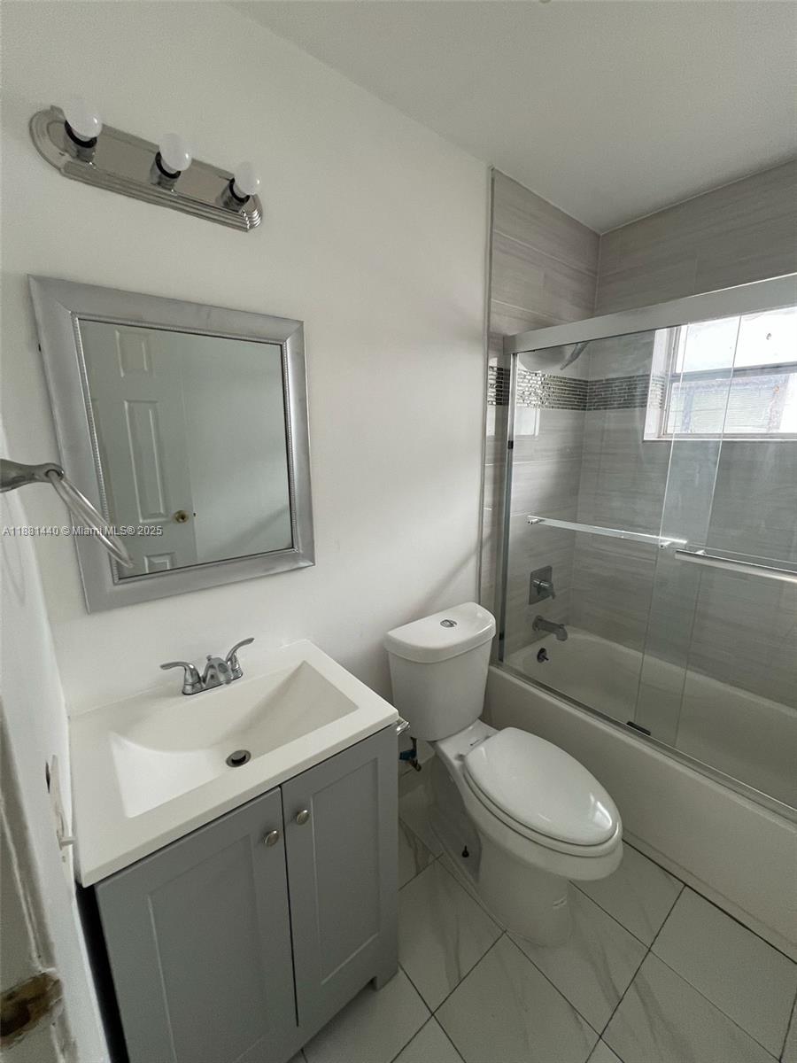 608 NW 3rd Ave #1