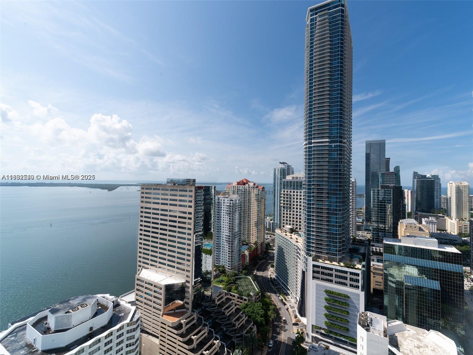 950 Brickell Bay Dr #3905