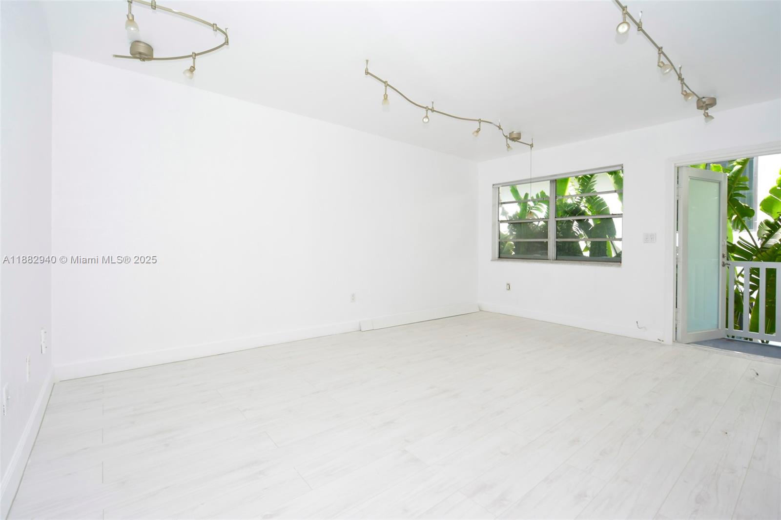 344 Meridian Ave #2B
