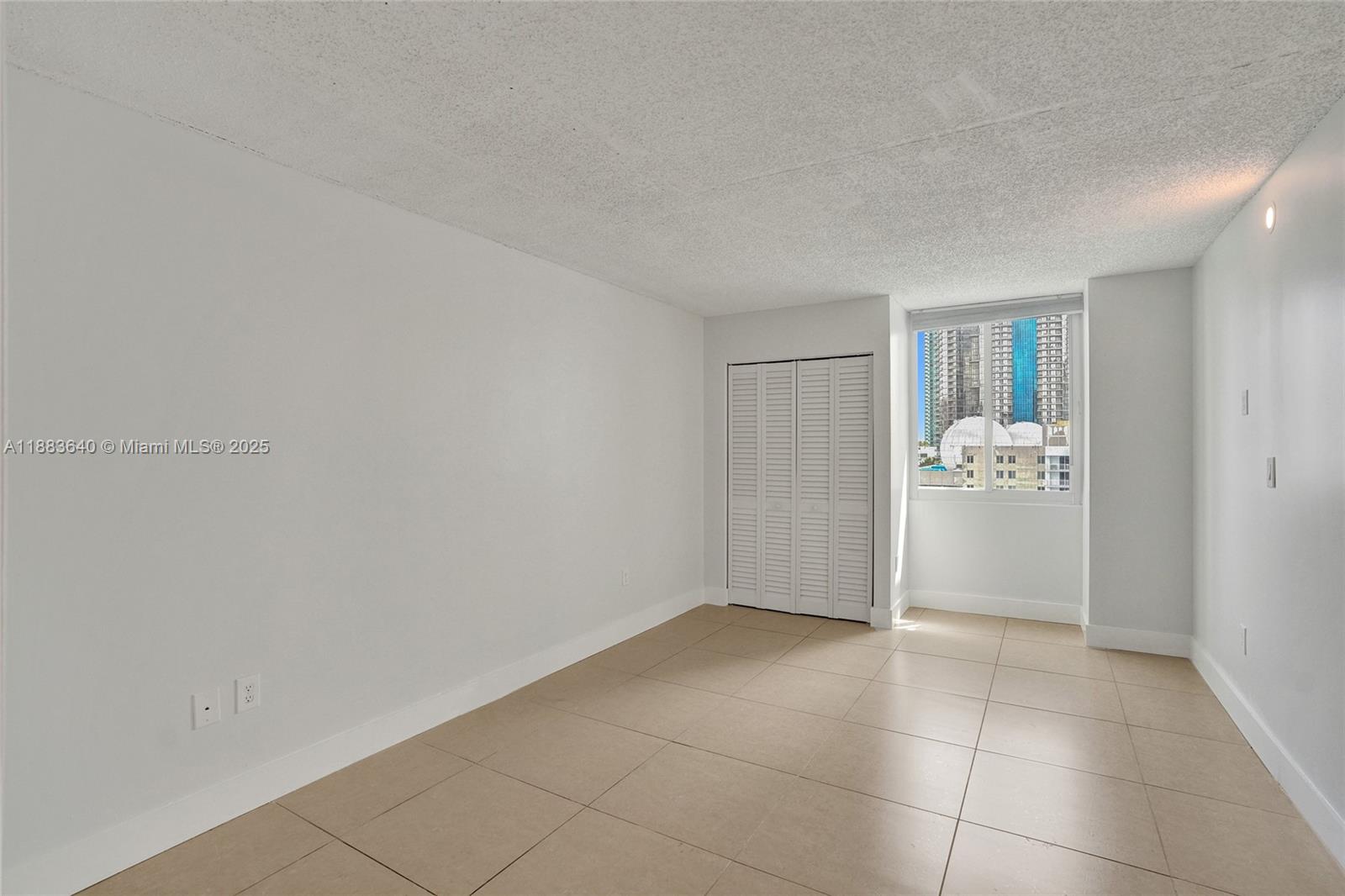 image Madison Downtown Condo10