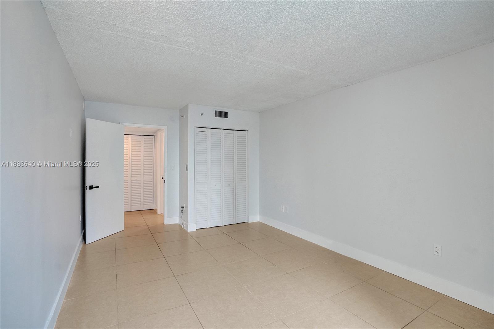 image Madison Downtown Condo13