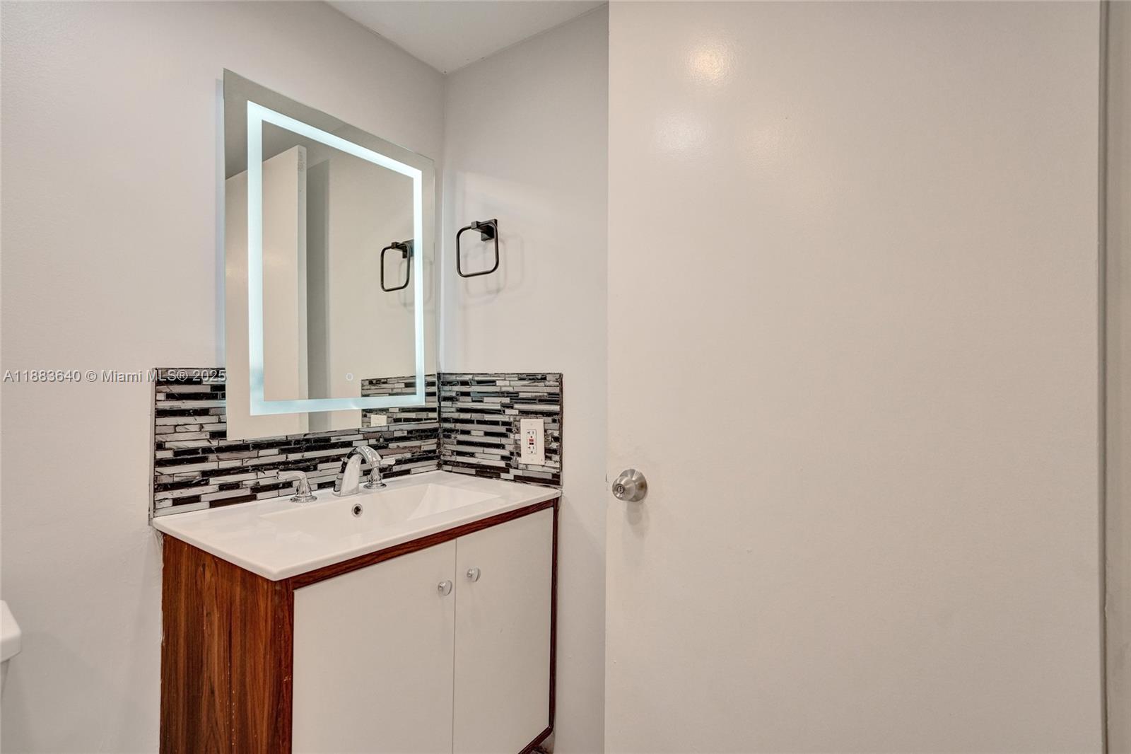 image Madison Downtown Condo15