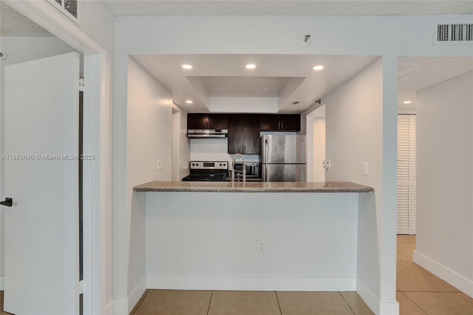 image Madison Downtown Condo19