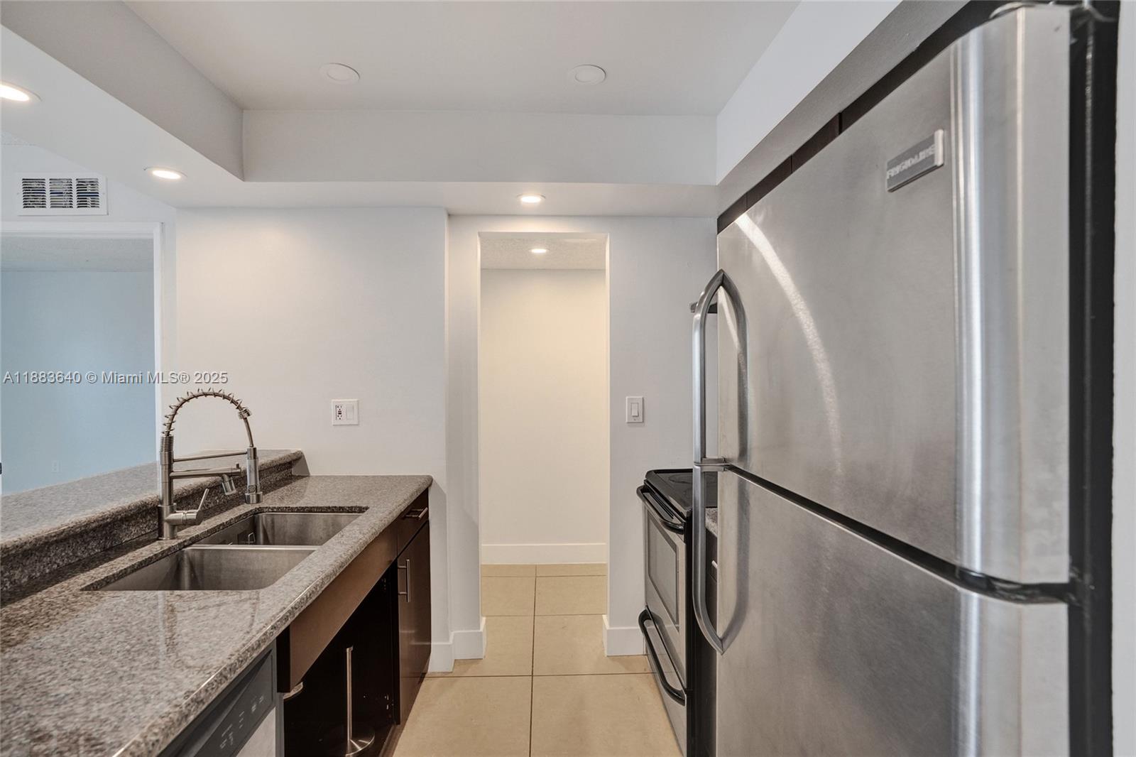 image Madison Downtown Condo24