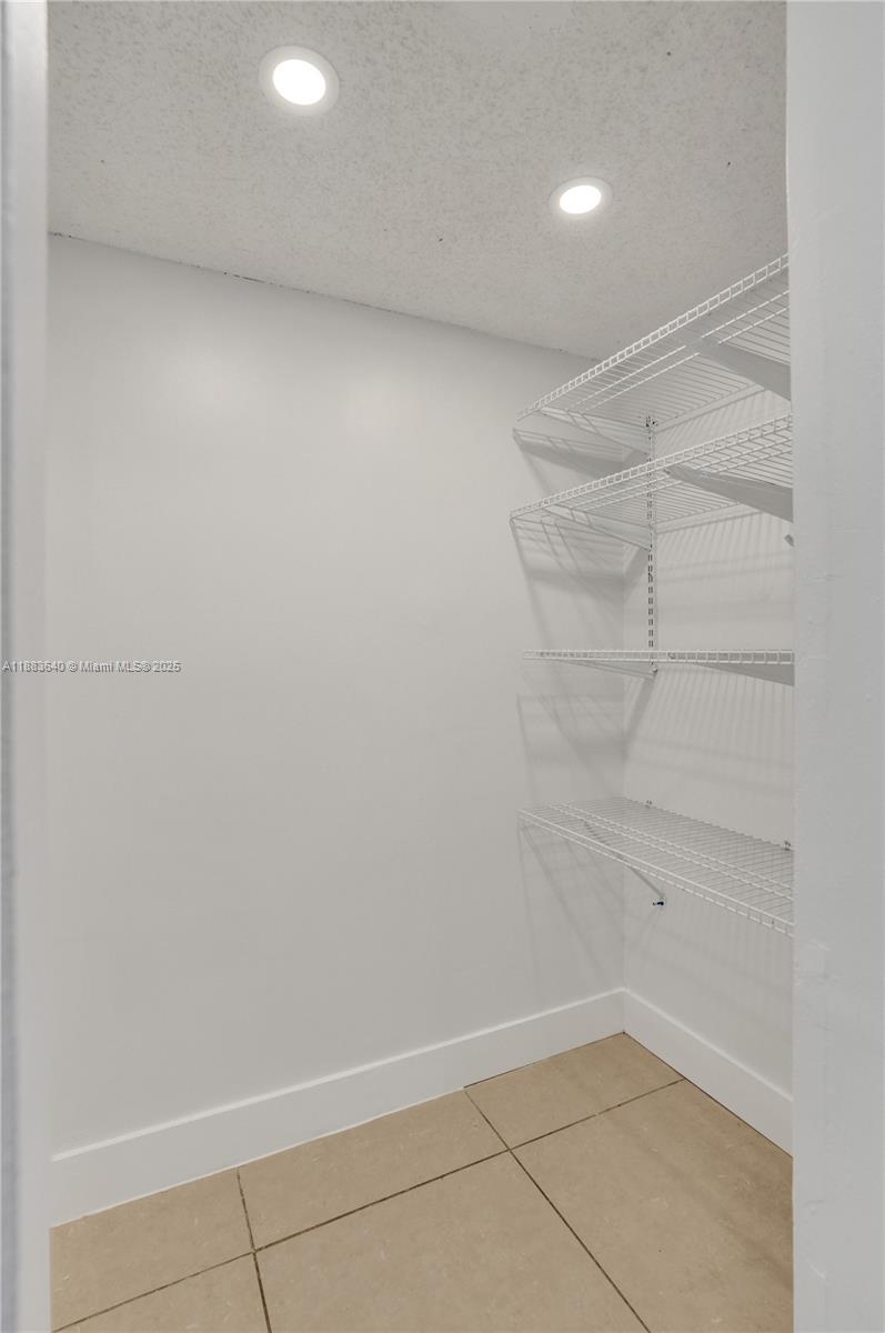 image Madison Downtown Condo25