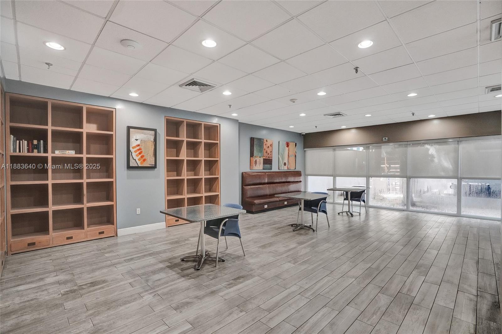 image Madison Downtown Condo33