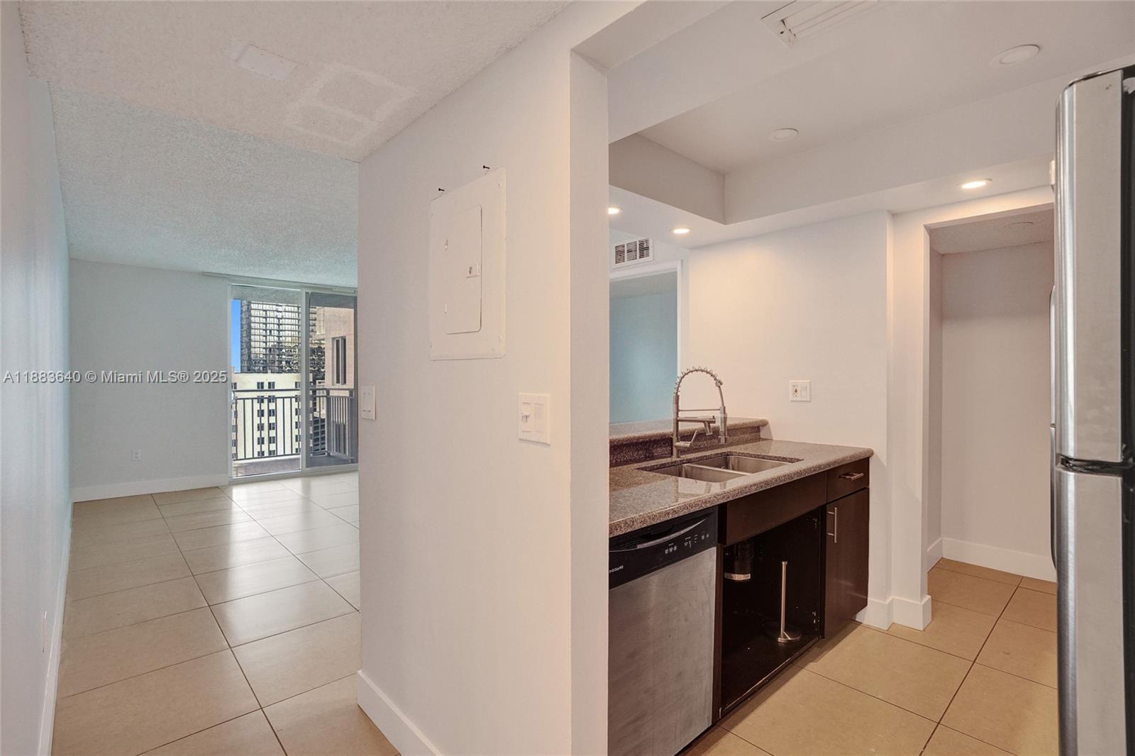 image Madison Downtown Condo3