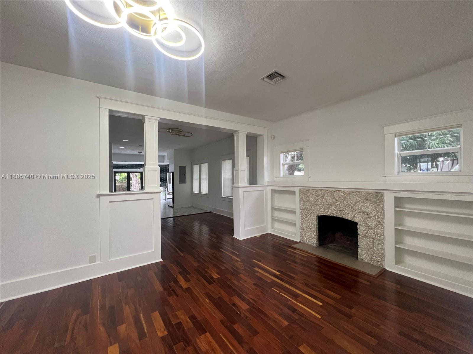 130 SW 1st Ave #130 Hallandale Beach, FL 33009