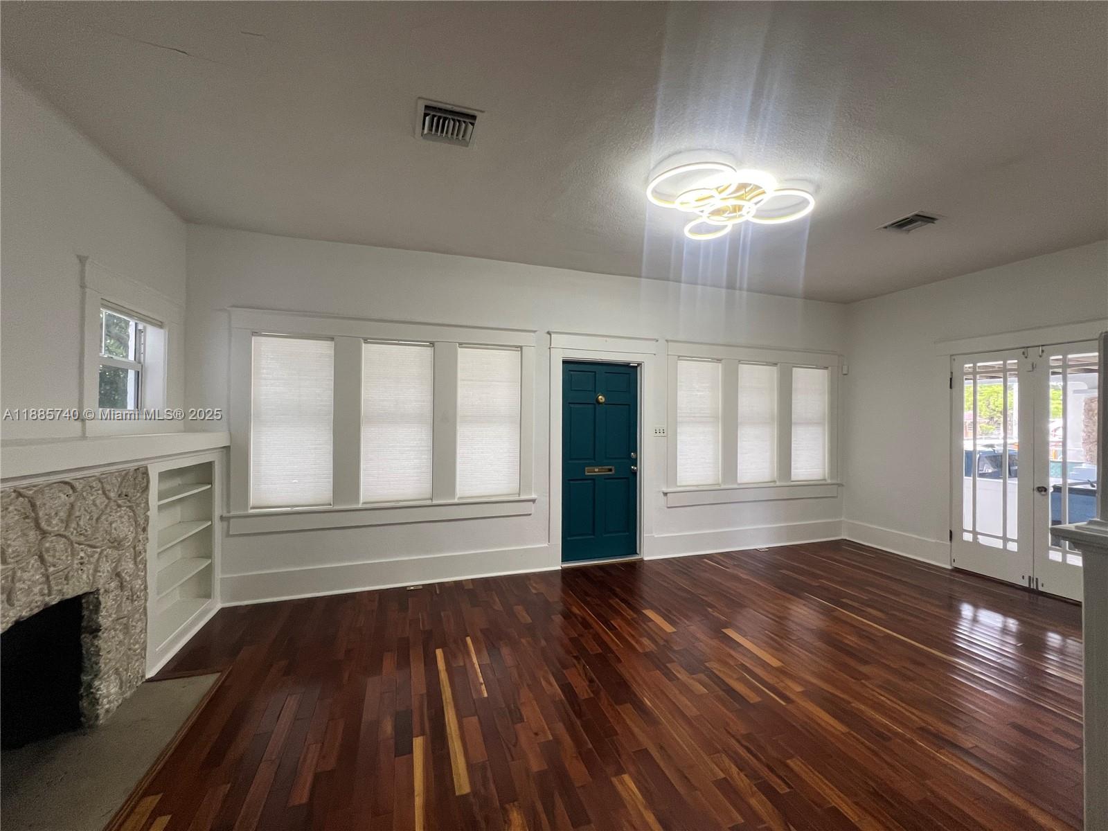 130 SW 1st Ave #130 Hallandale Beach, FL 33009