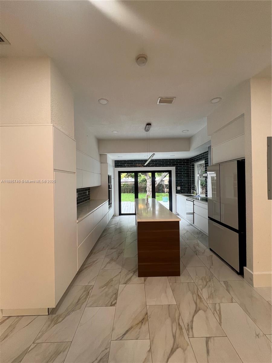 130 SW 1st Ave #130 Hallandale Beach, FL 33009