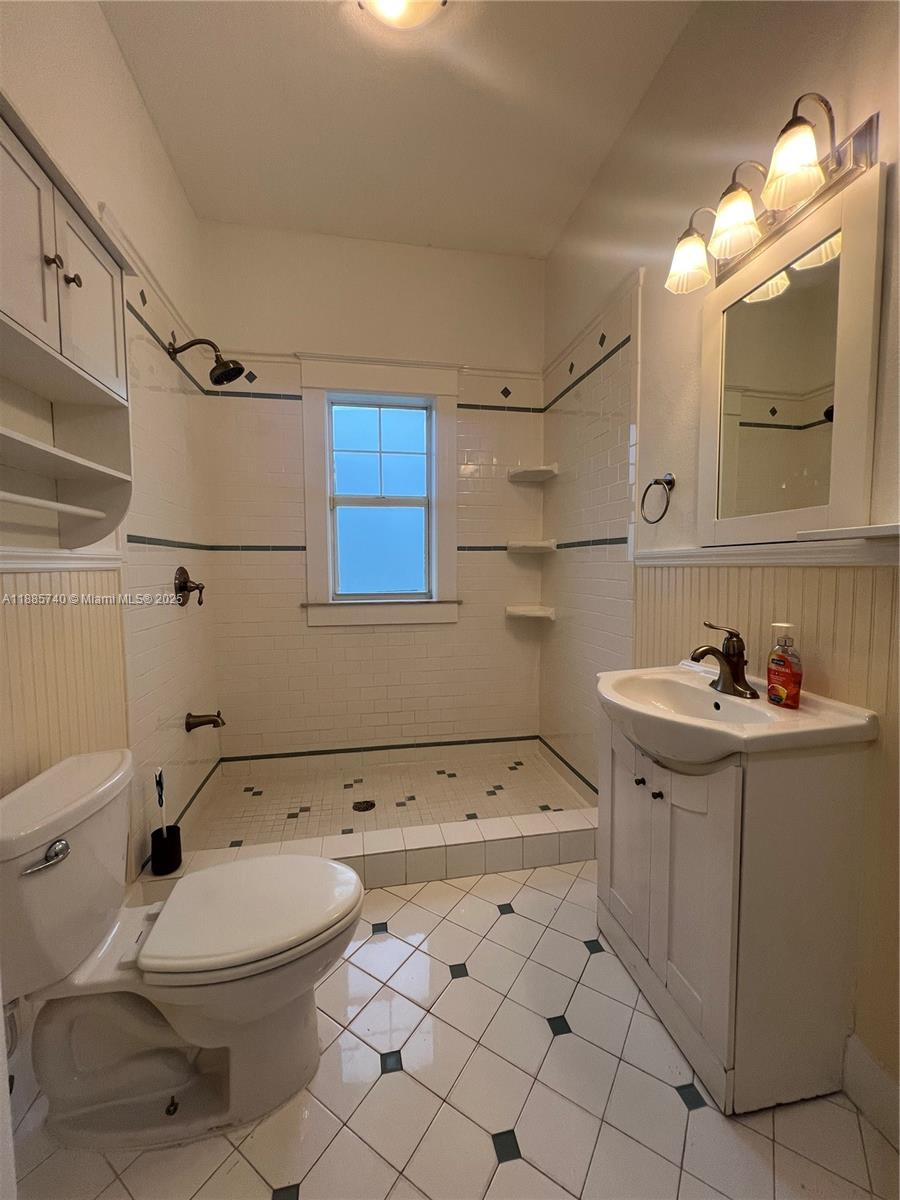 130 SW 1st Ave #130 Hallandale Beach, FL 33009