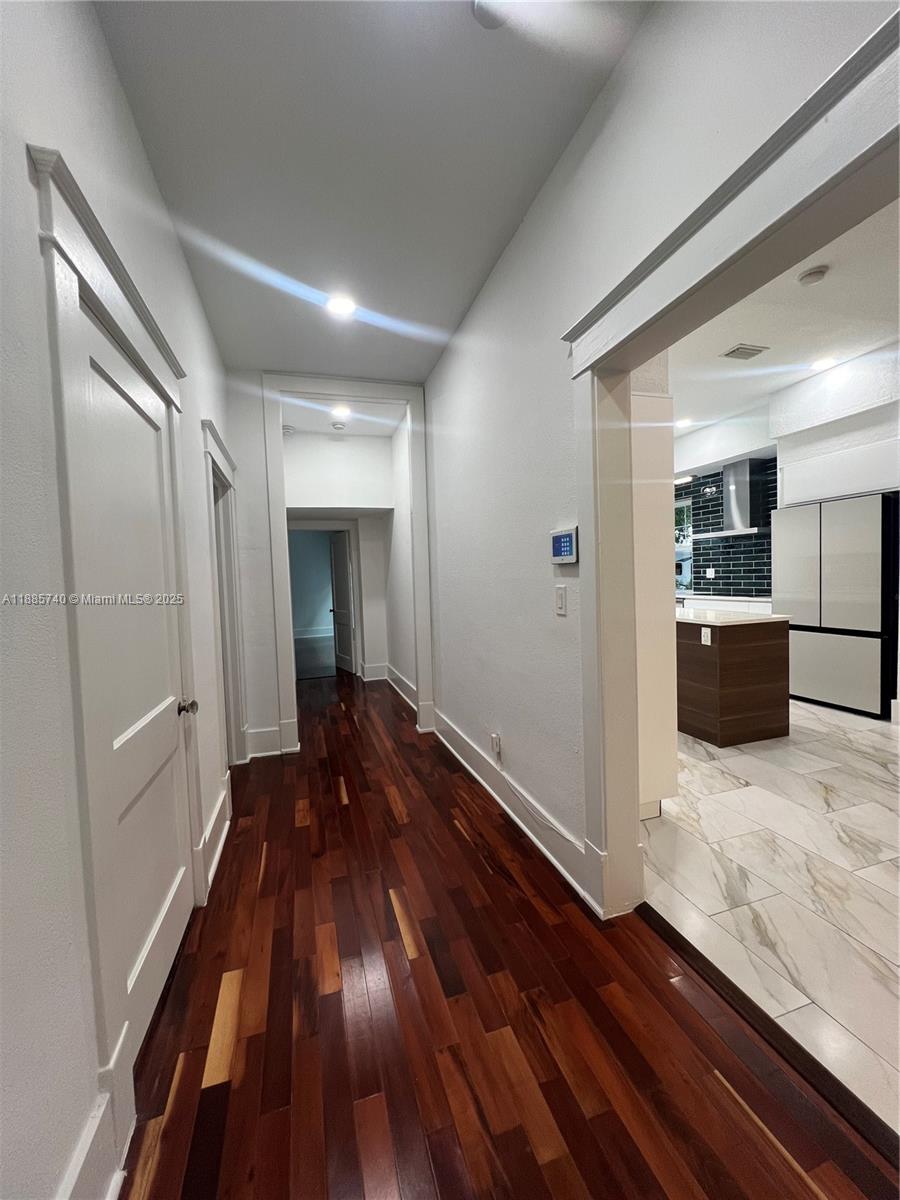 130 SW 1st Ave #130 Hallandale Beach, FL 33009