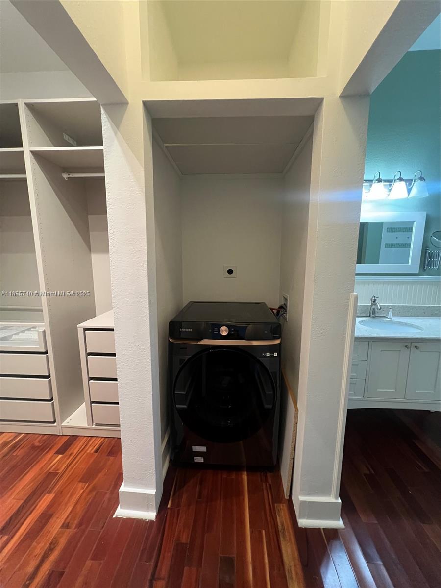 130 SW 1st Ave #130 Hallandale Beach, FL 33009