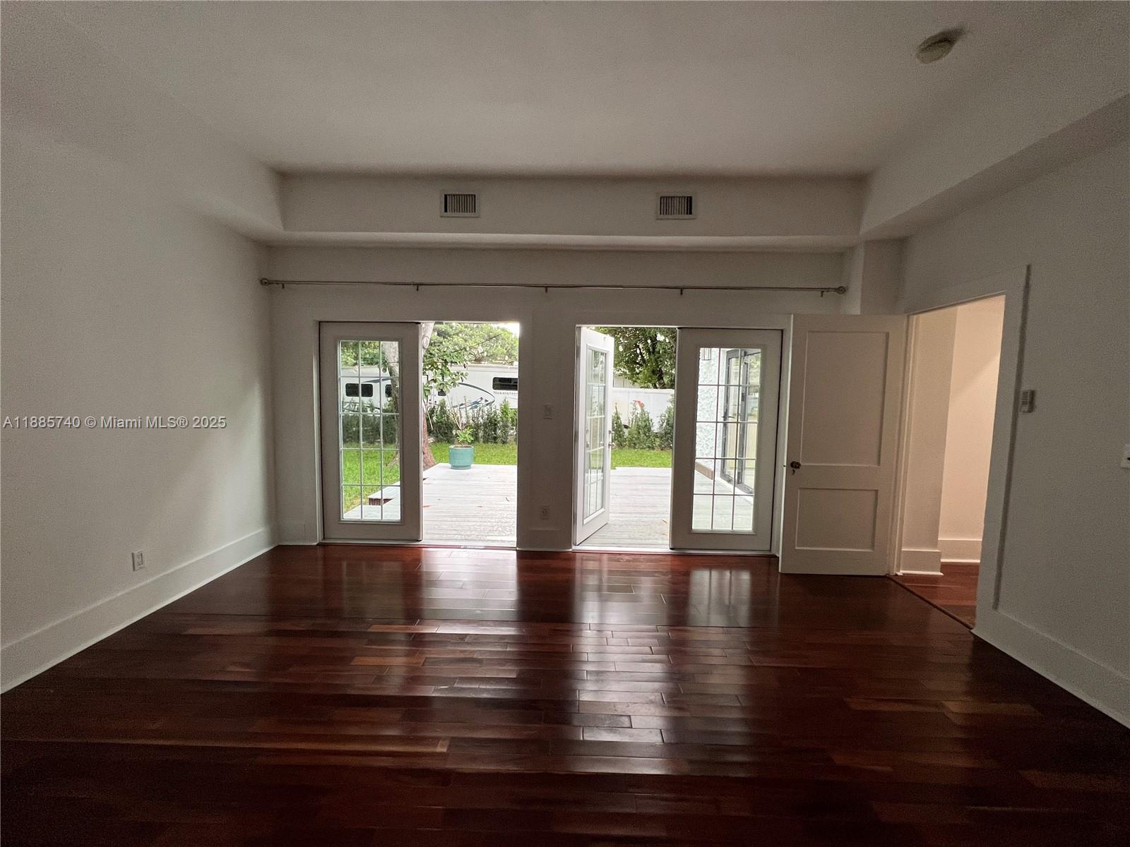 130 SW 1st Ave #130 Hallandale Beach, FL 33009