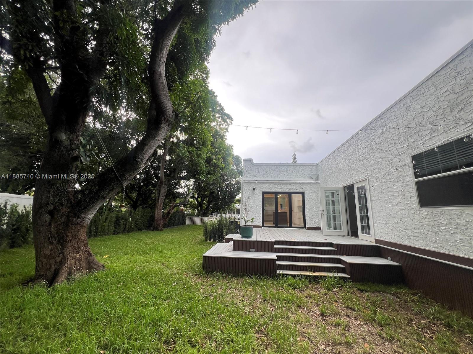 130 SW 1st Ave #130 Hallandale Beach, FL 33009