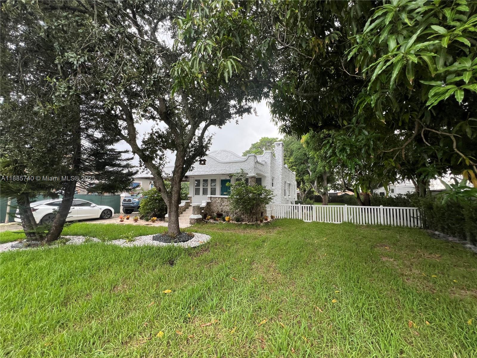 130 SW 1st Ave #130 Hallandale Beach, FL 33009