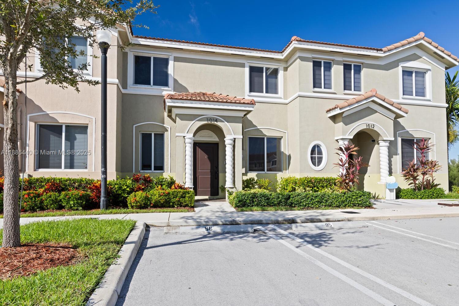 1014 SE 23rd Ave