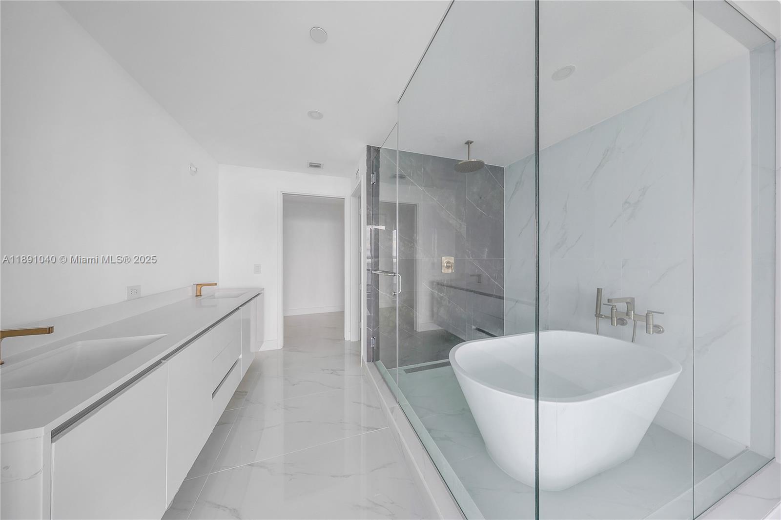 700 NE 24th St #3402 Miami, FL 33137