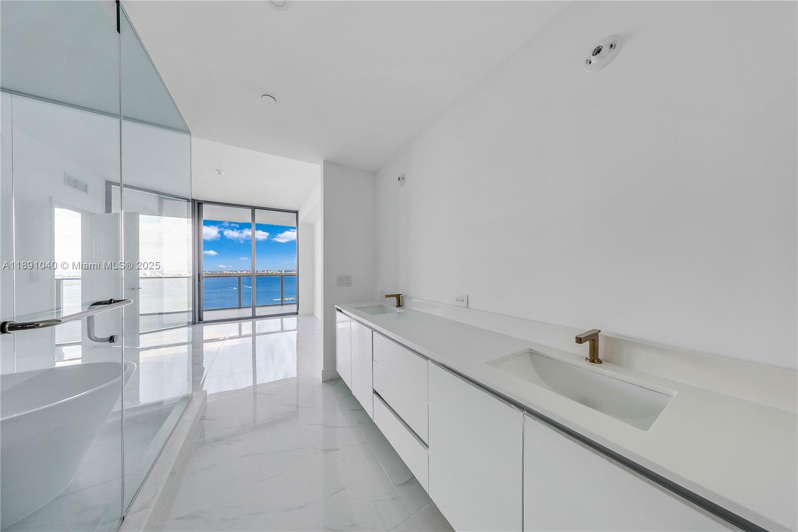 700 NE 24th St #3402 Miami, FL 33137