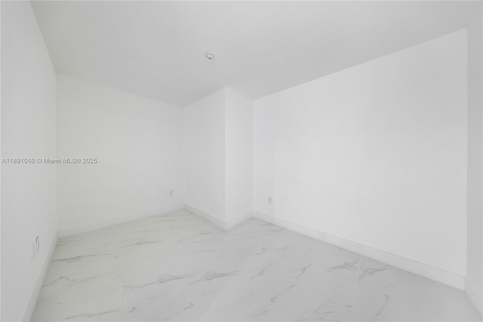 700 NE 24th St #3402 Miami, FL 33137