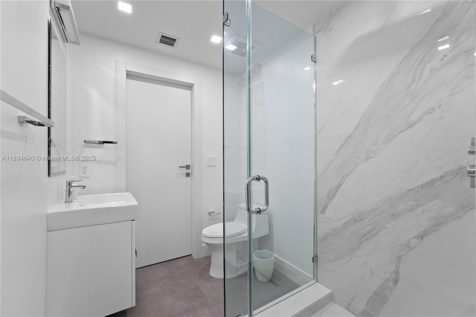 image One Thousand Venetian15