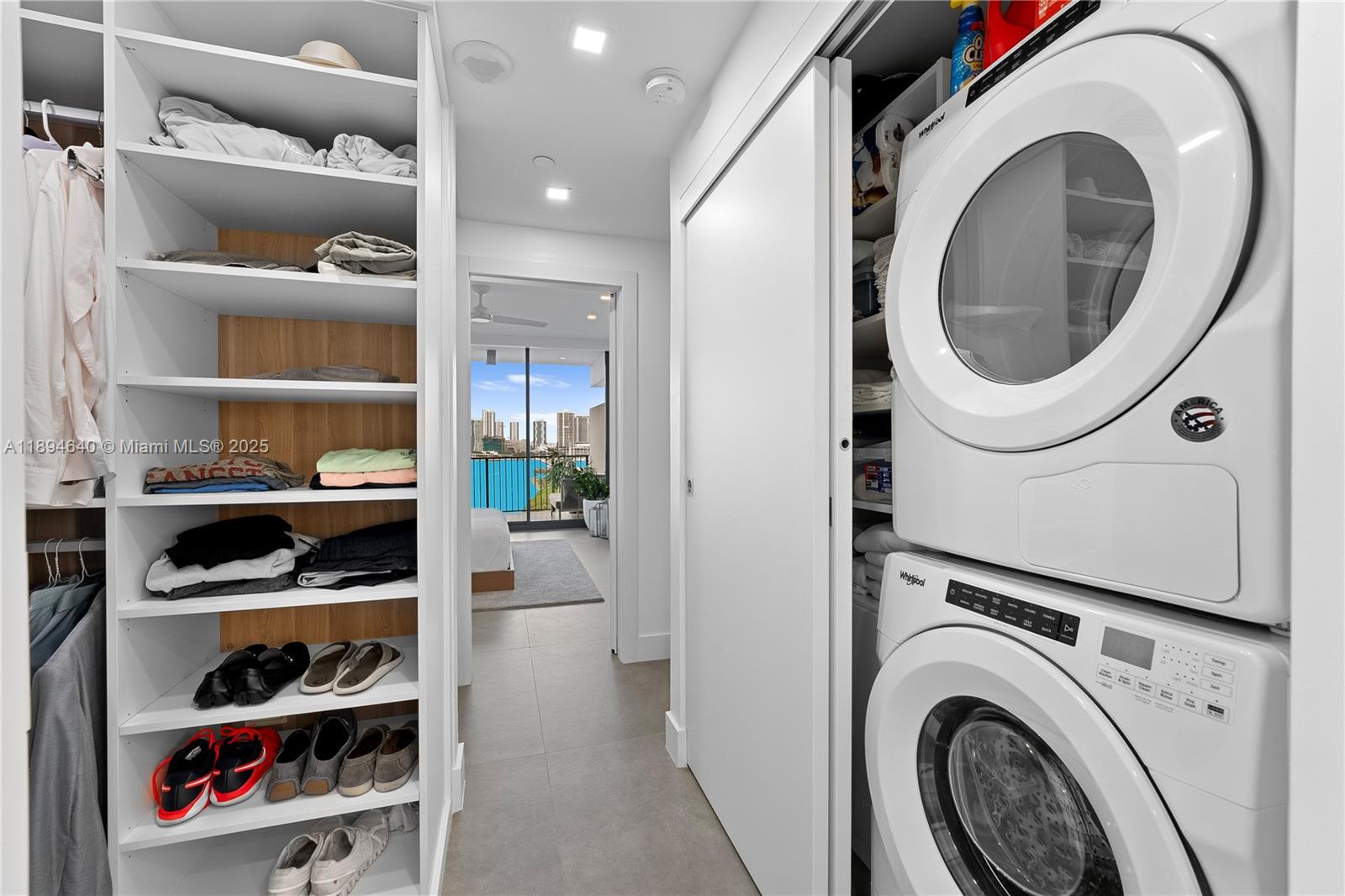 image One Thousand Venetian22