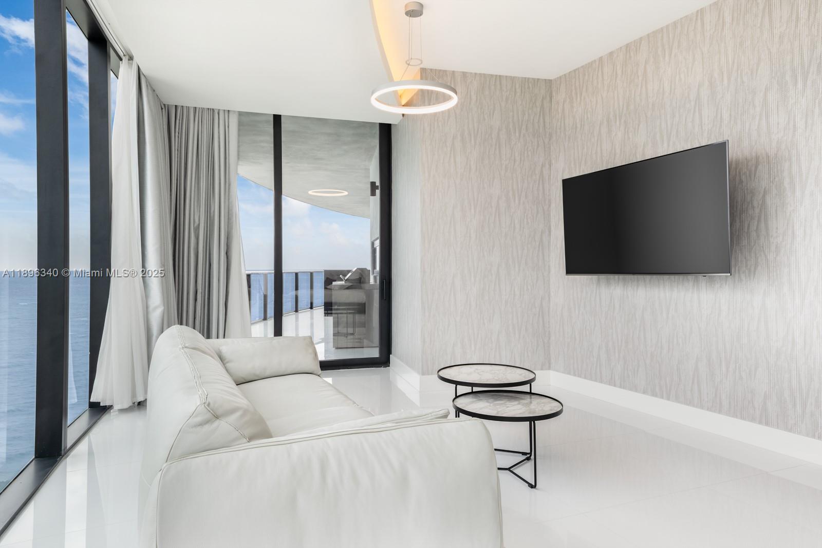 image Porsche Design Tower17