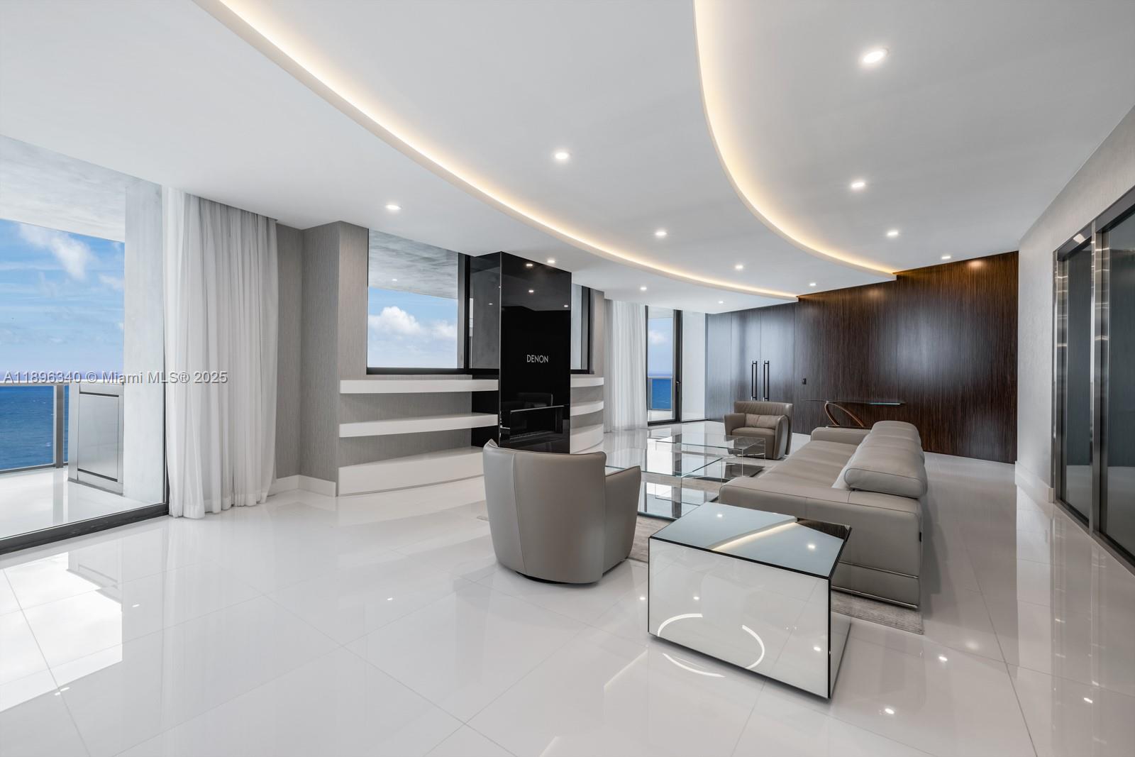 image Porsche Design Tower6