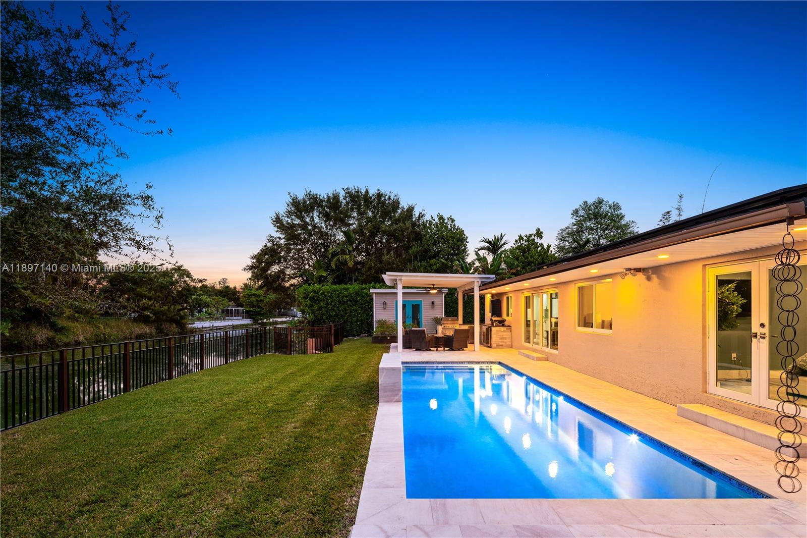 6380 SW 63rd Ave South Miami, FL 33143