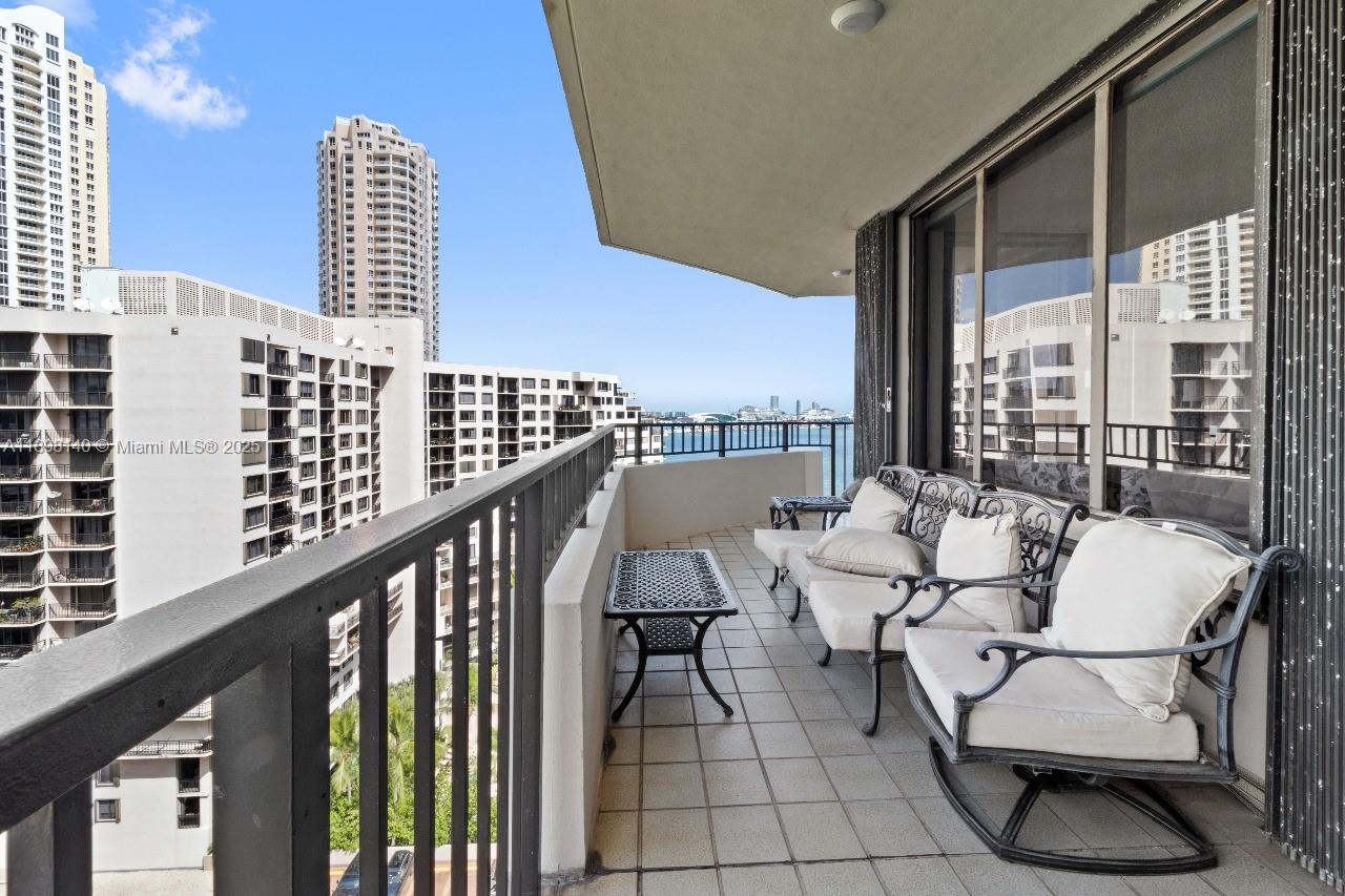 image Brickell Key One Condo18