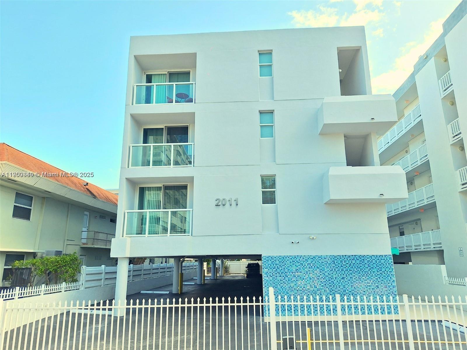 2011 Bay Dr #1