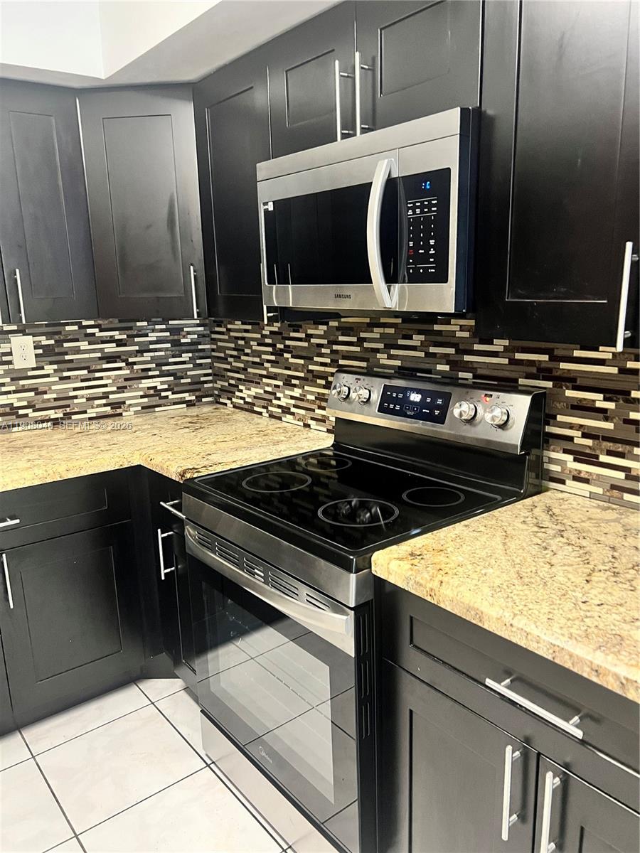 3621 NW 95th Ter #523