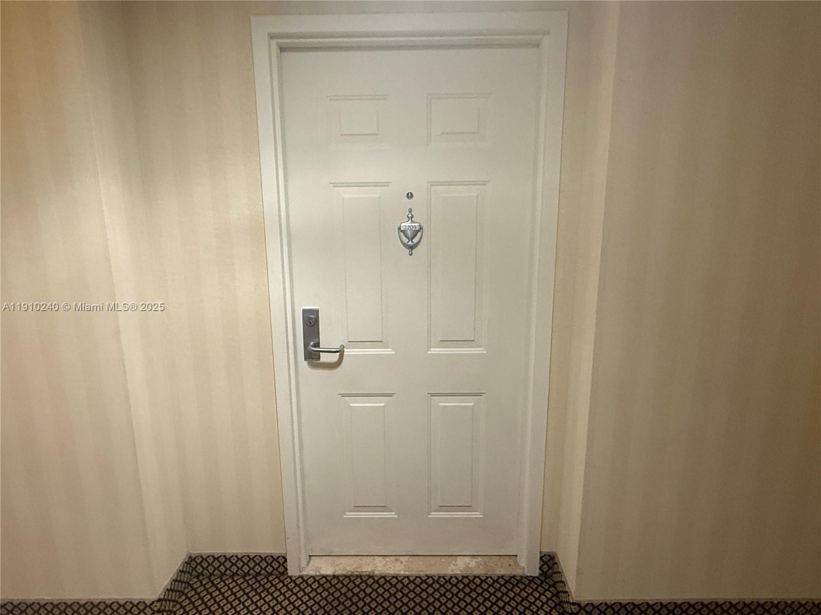 19501 W Country Clb Dr #2209