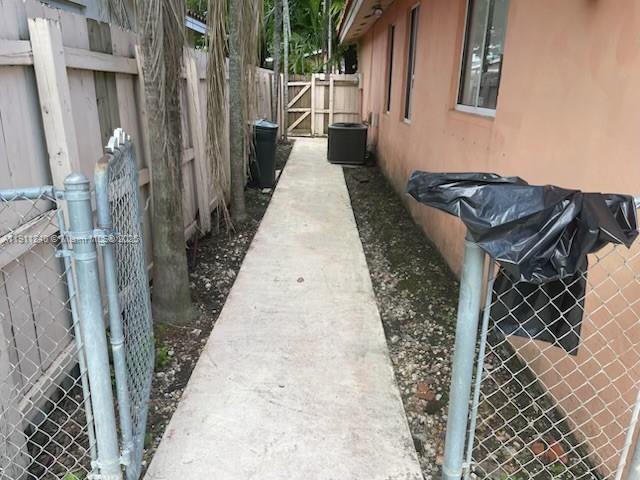 14604 SW 60th Ter Miami, FL 33183