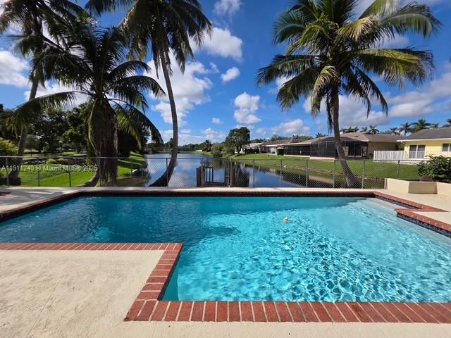 14604 SW 60th Ter Miami, FL 33183