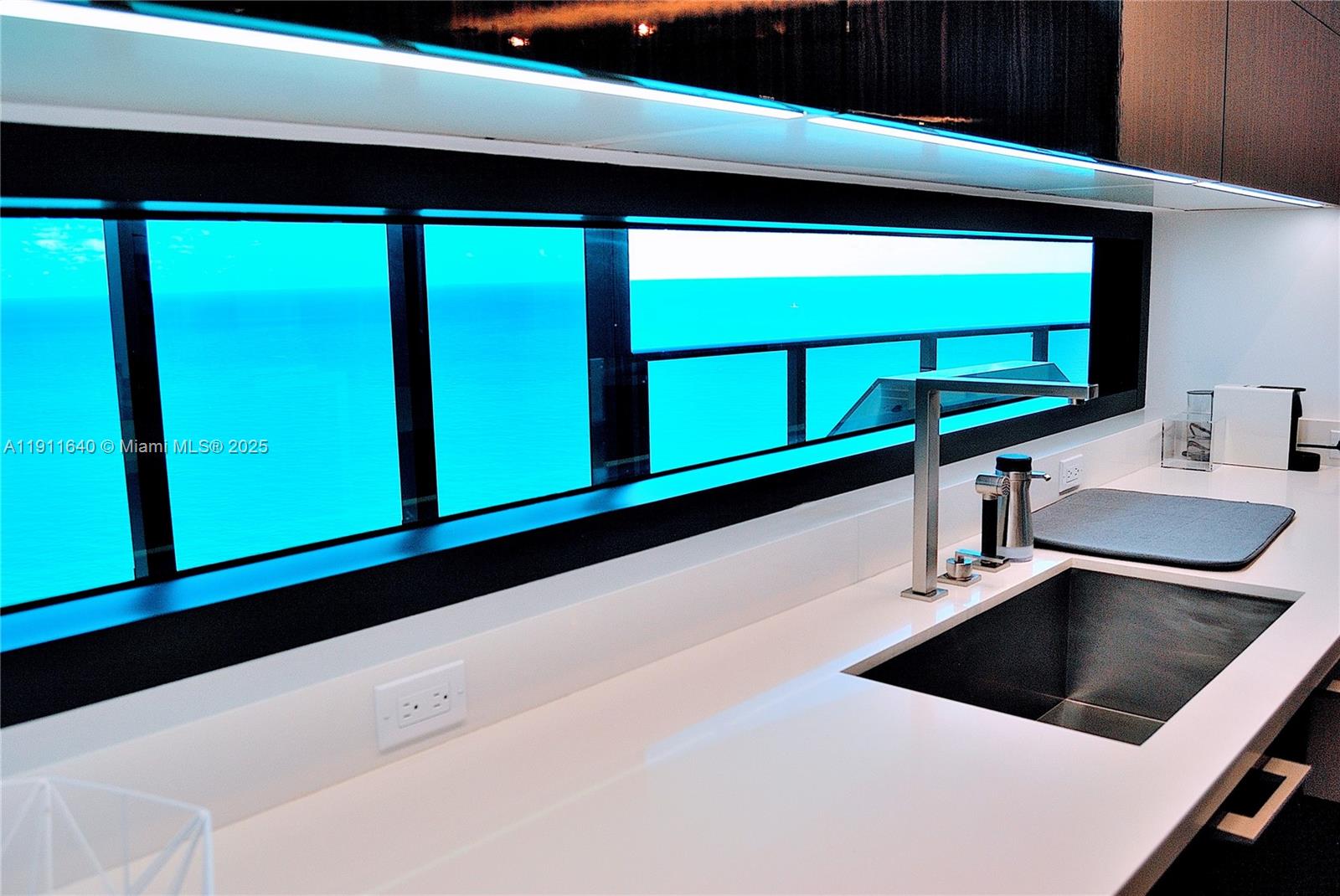 image Porsche Design Tower16