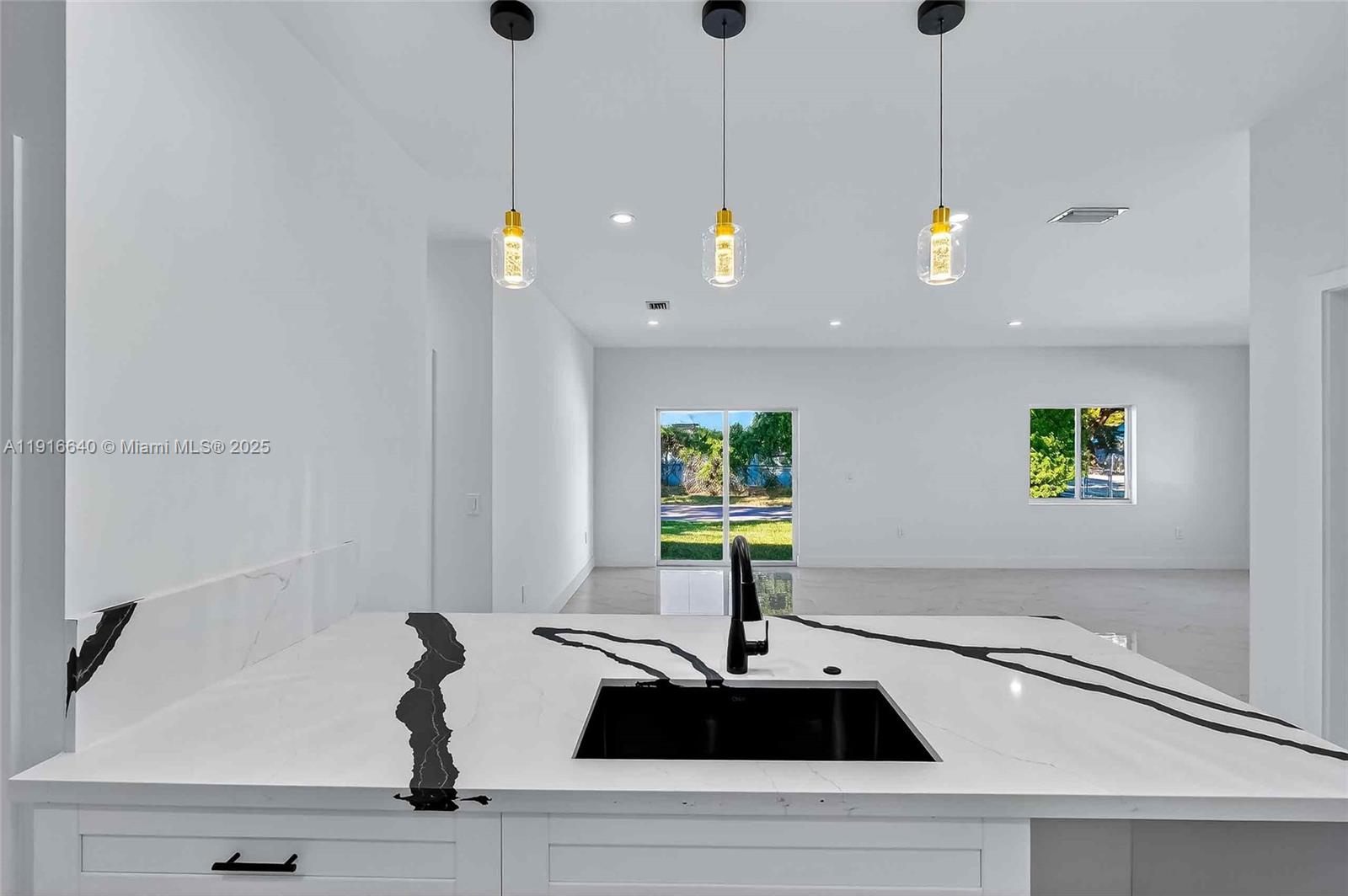 1346 NW 44th St Miami, FL 33142