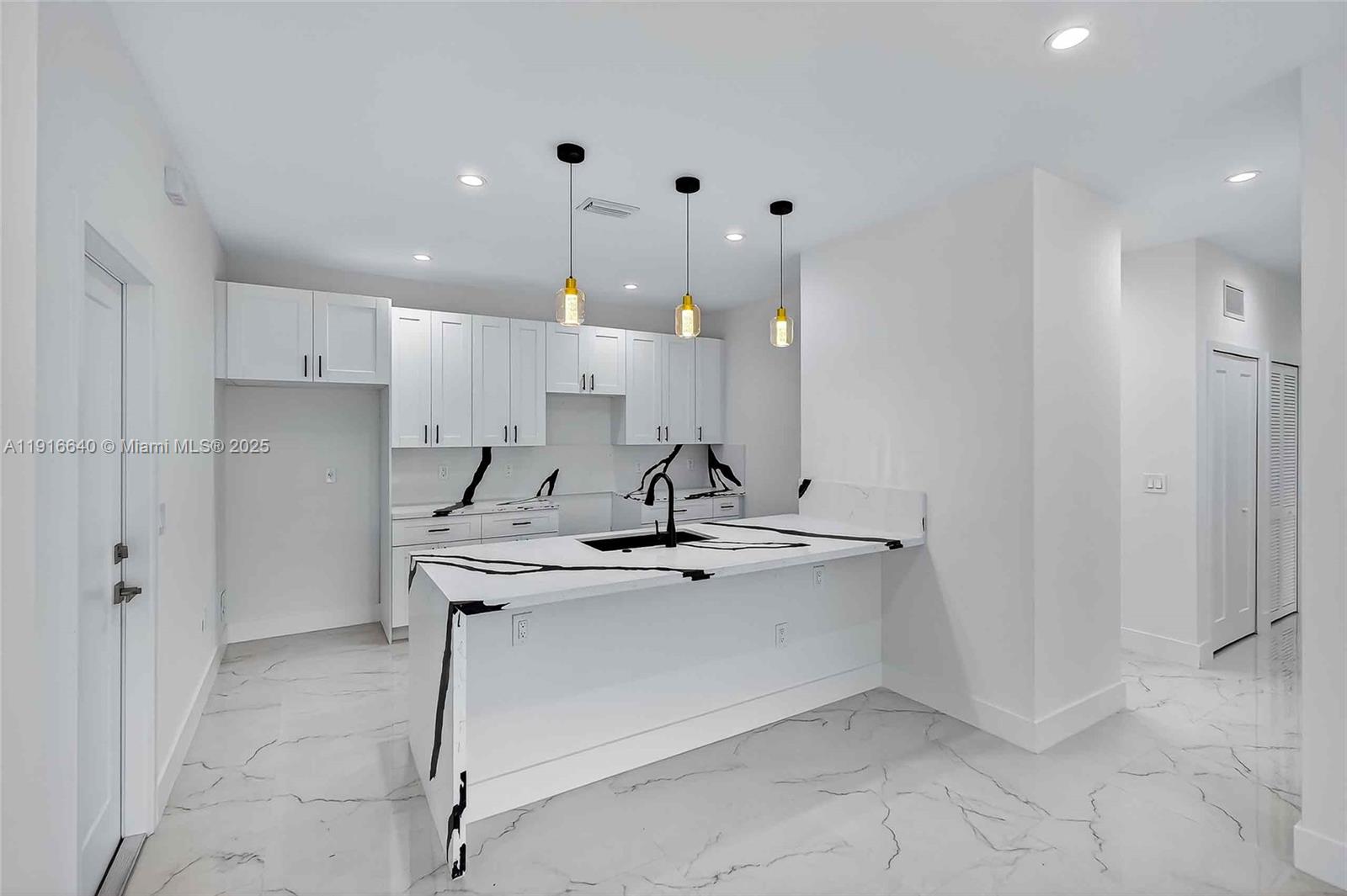 1346 NW 44th St Miami, FL 33142