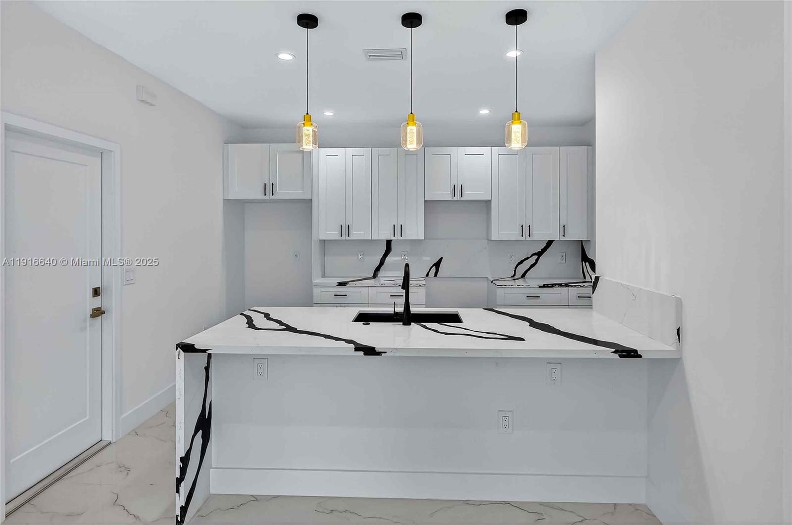 1346 NW 44th St Miami, FL 33142