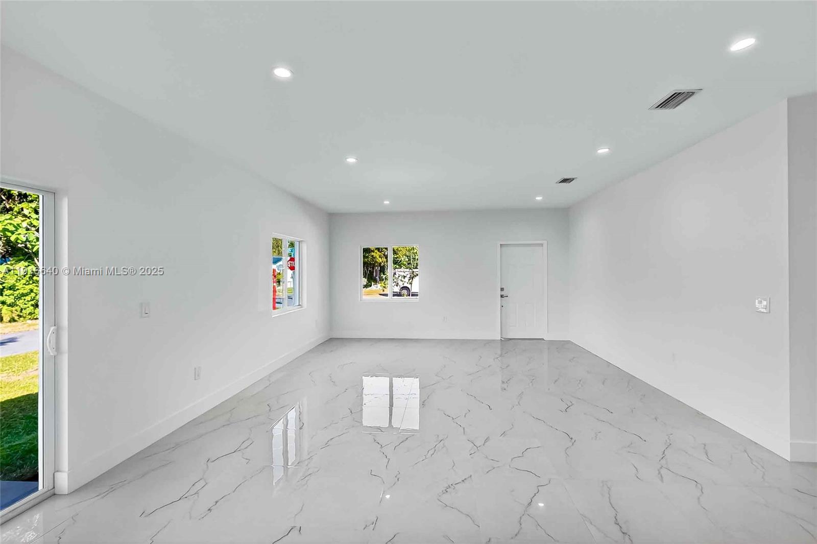 1346 NW 44th St Miami, FL 33142