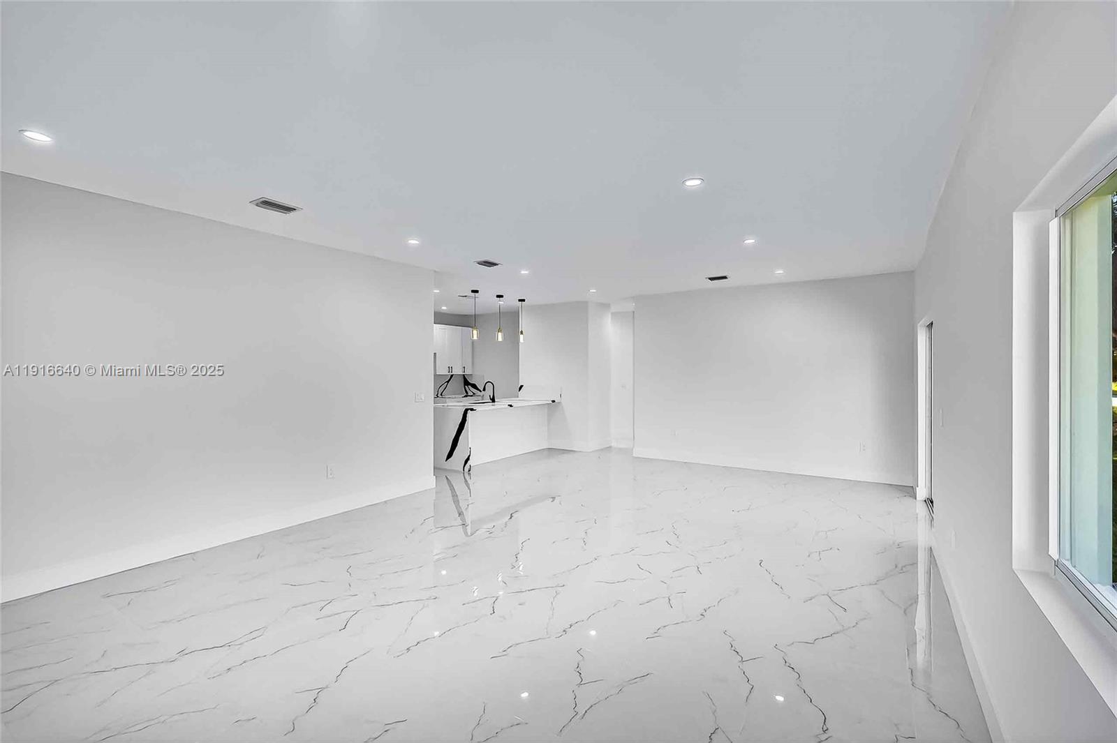 1346 NW 44th St Miami, FL 33142