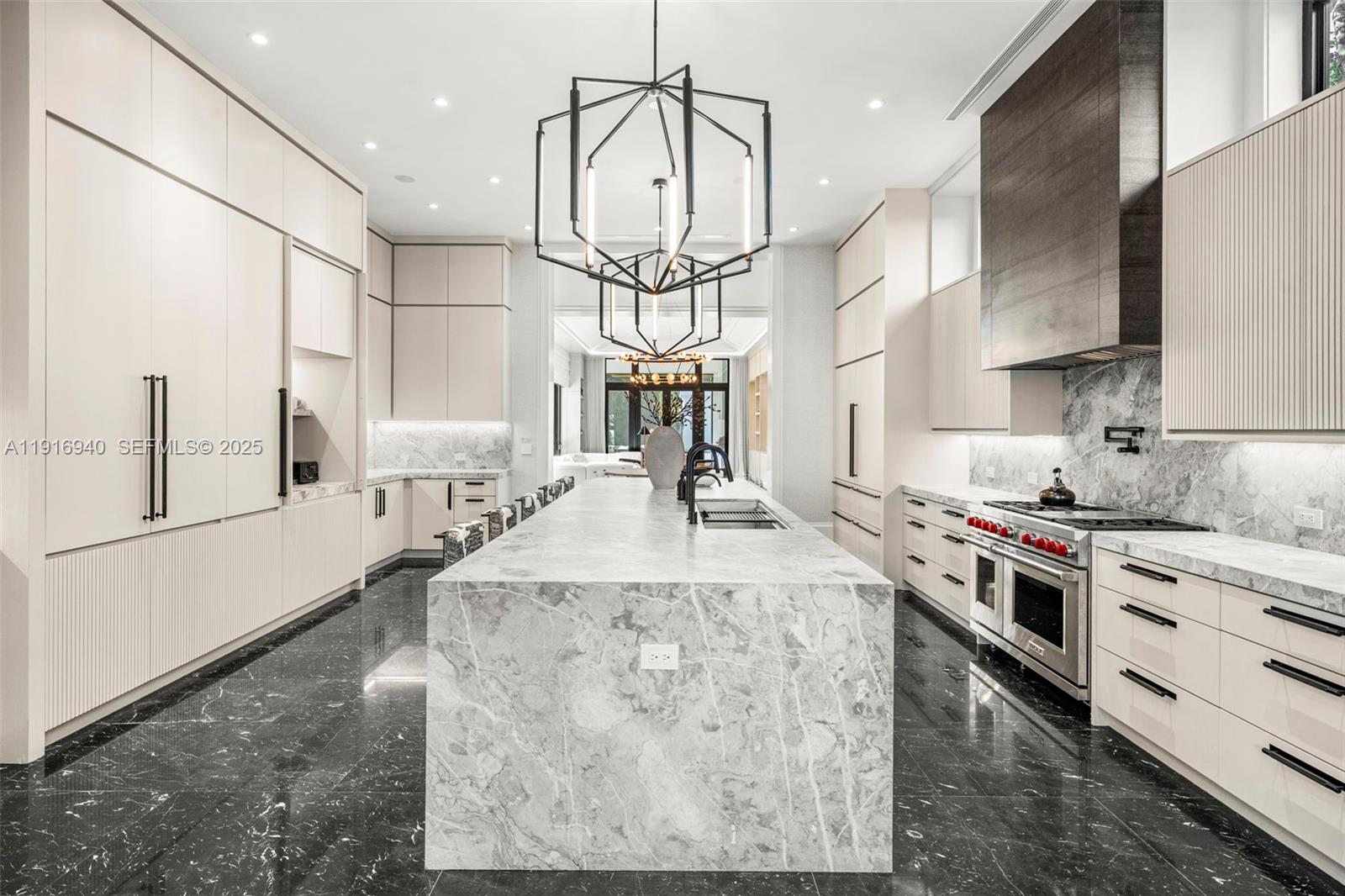 9500 SW 61st Ct Pinecrest, FL 33156