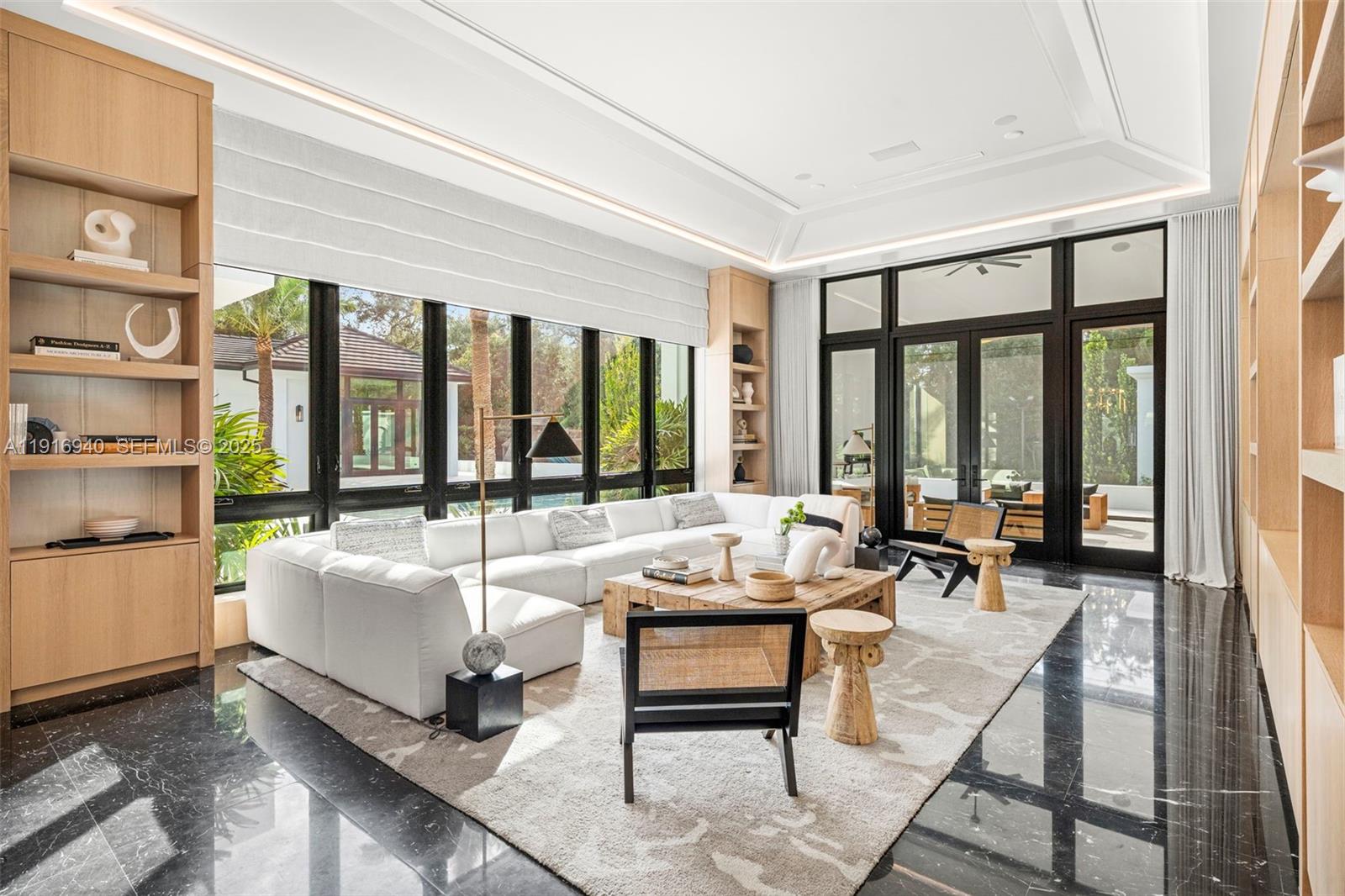 9500 SW 61st Ct Pinecrest, FL 33156