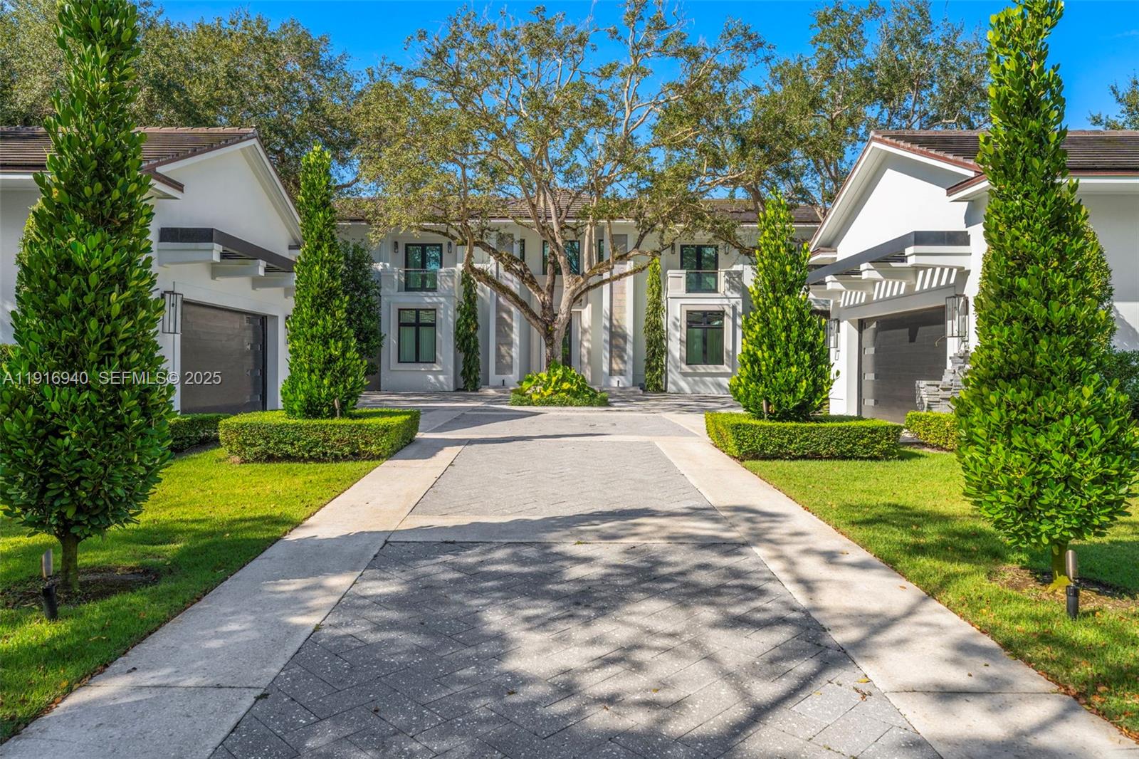 9500 SW 61st Ct Pinecrest, FL 33156