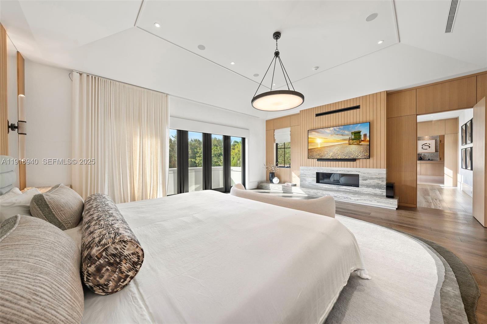 9500 SW 61st Ct Pinecrest, FL 33156