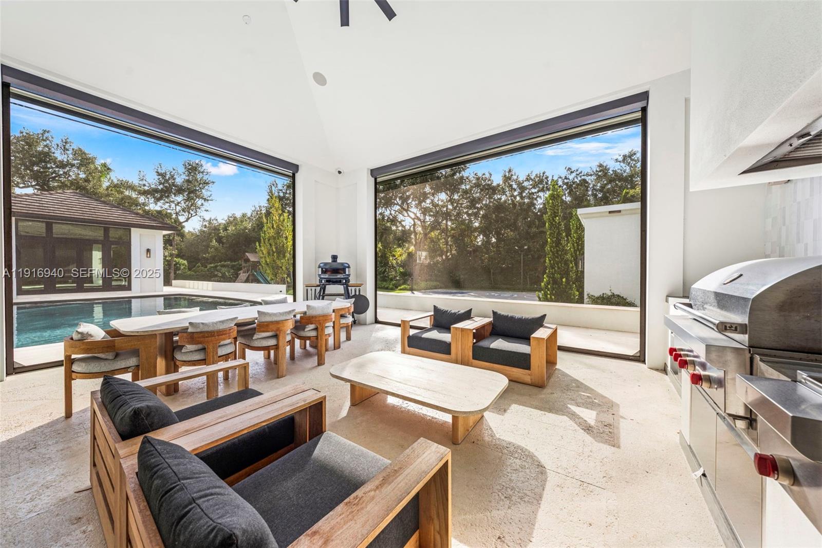 9500 SW 61st Ct Pinecrest, FL 33156