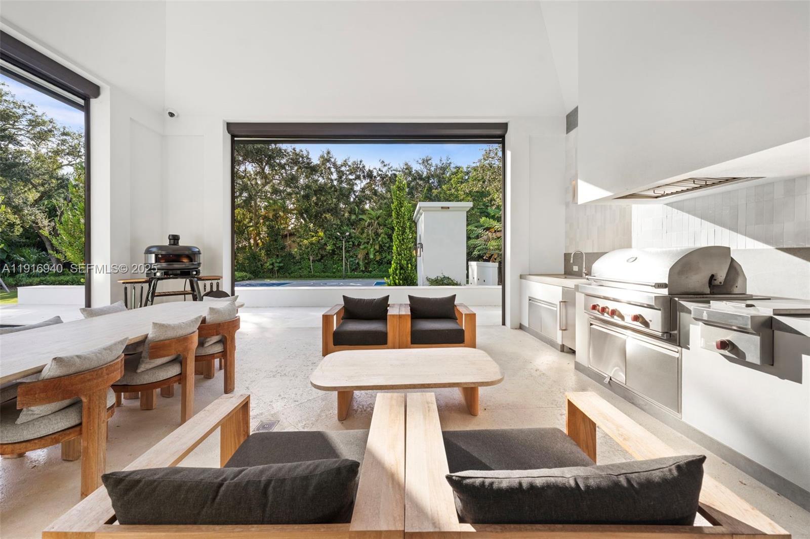 9500 SW 61st Ct Pinecrest, FL 33156