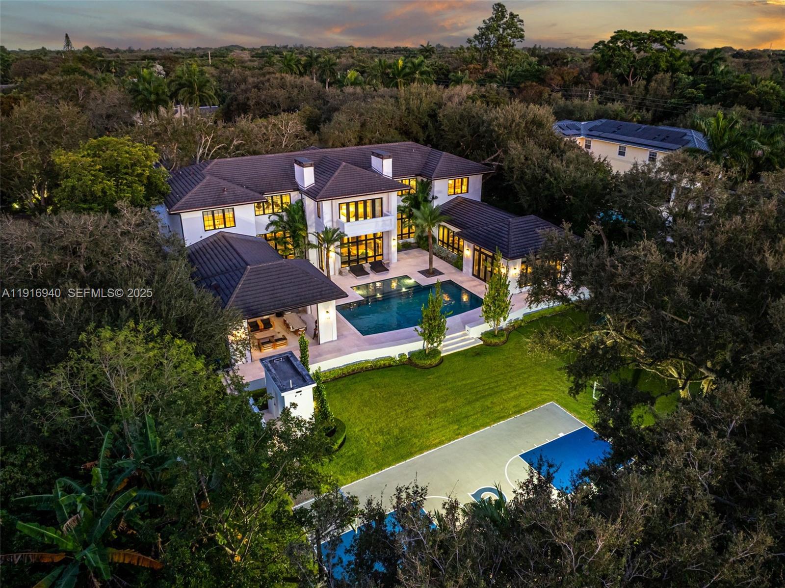 9500 SW 61st Ct Pinecrest, FL 33156