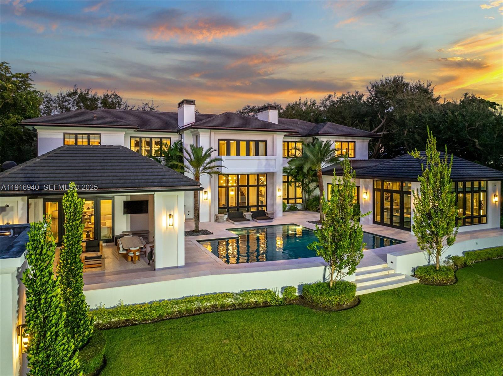 9500 SW 61st Ct Pinecrest, FL 33156